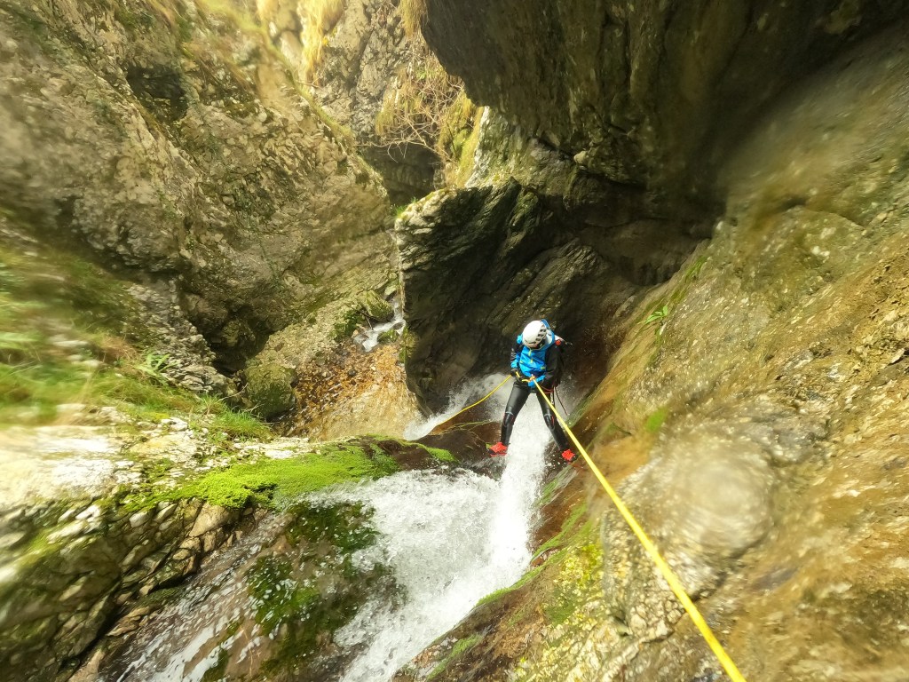Rio Pissanda: an Italian rappel&nbsp;canyon