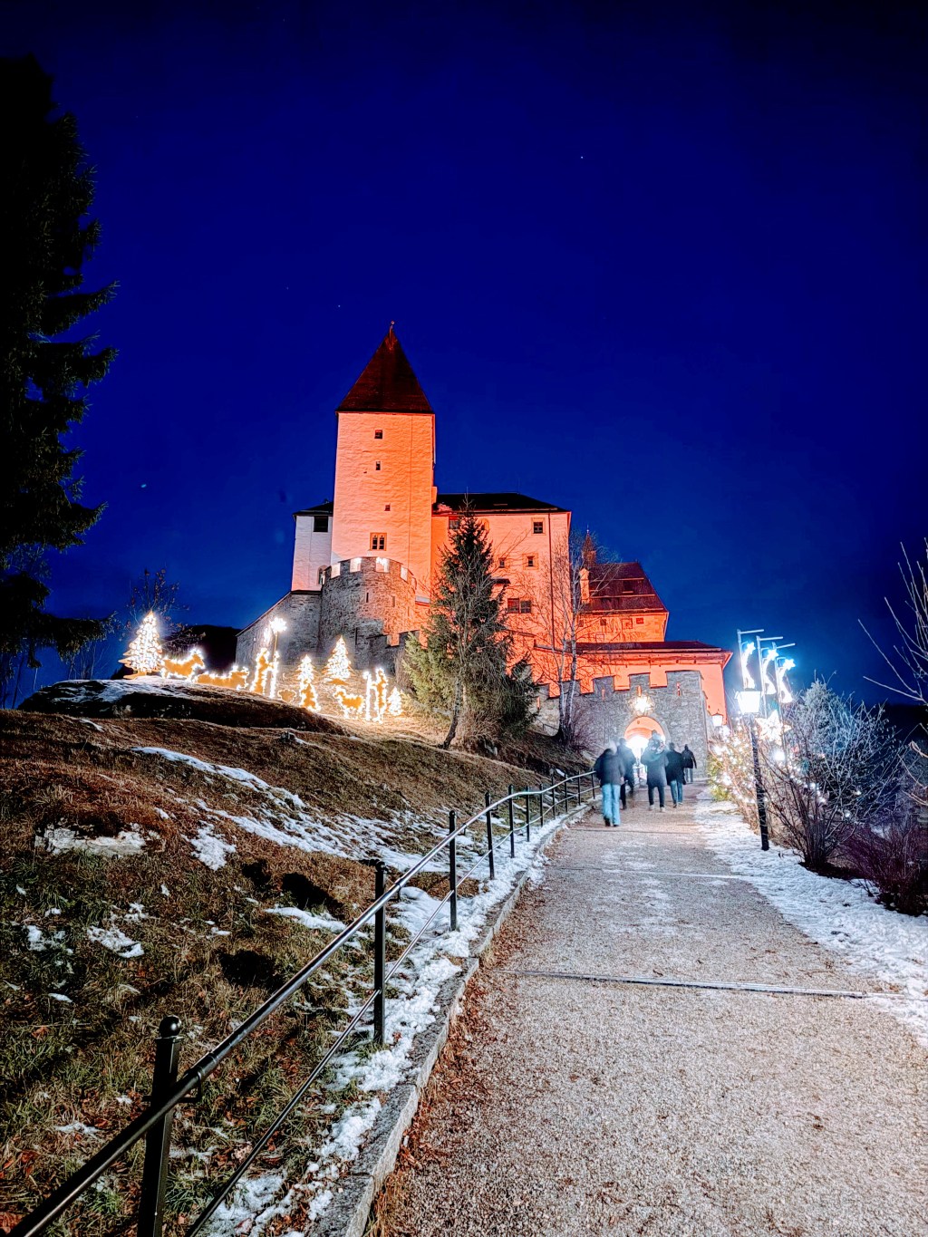 A Journey Through Austria’s Enchanting Christmas&nbsp;Markets